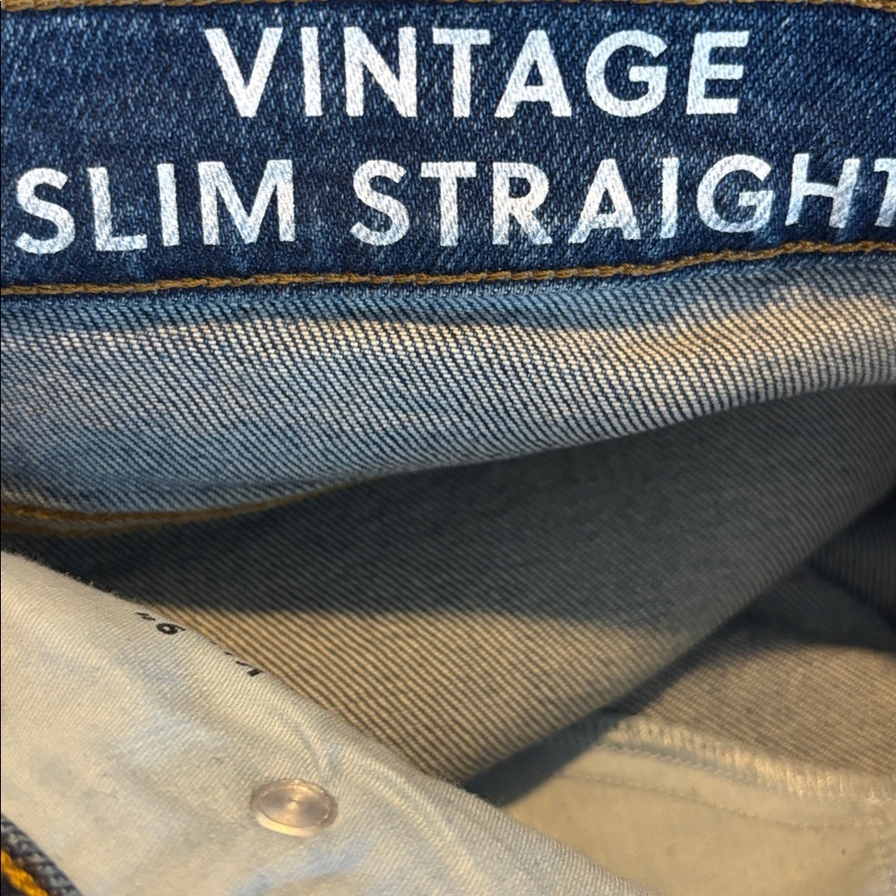 J. Crew 9" Mid Rise Vintage Slim Straight Jeans in Catskill Size 29 - Picture 4 of 7